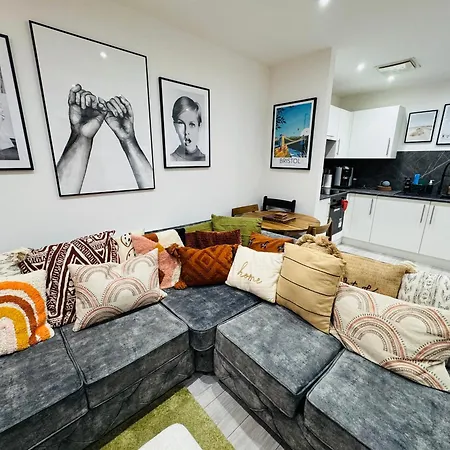 Apartment Boujee Arty In Centre With Private Parking Bristol
