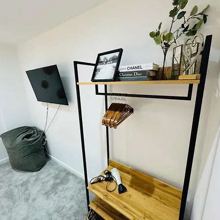 Apartment Boujee Arty In Centre