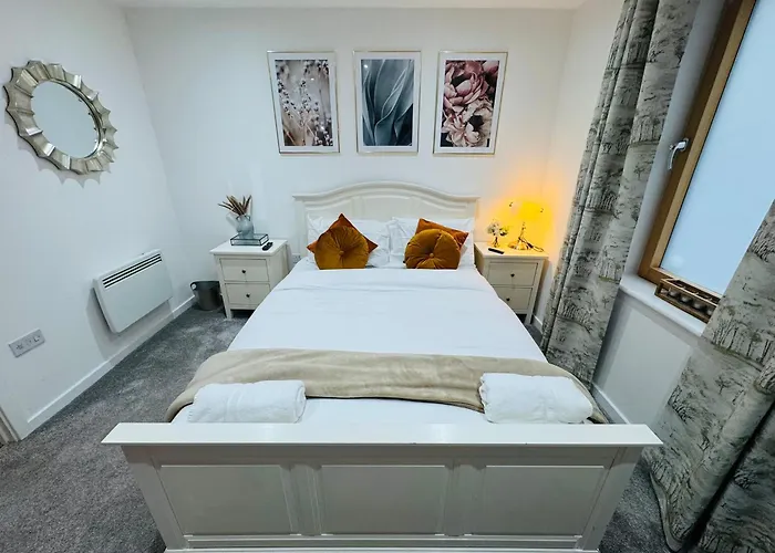 Boujee Arty In Centre * Бристоль