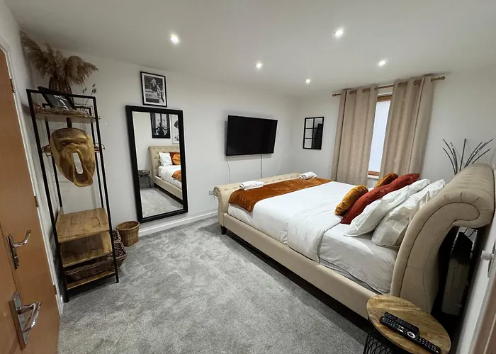 Boujee Arty In Centre