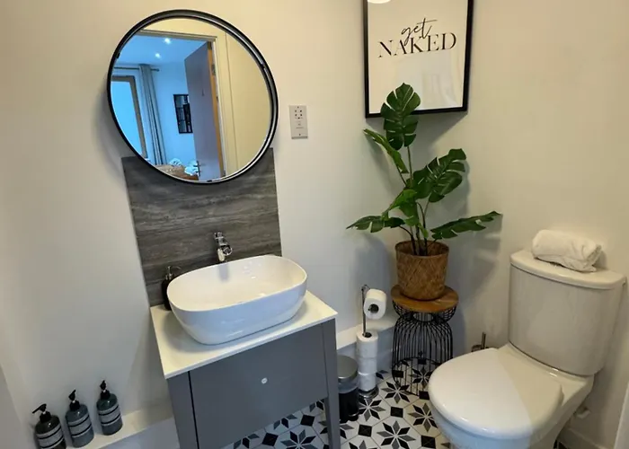 Boujee Arty In Centre Apartment